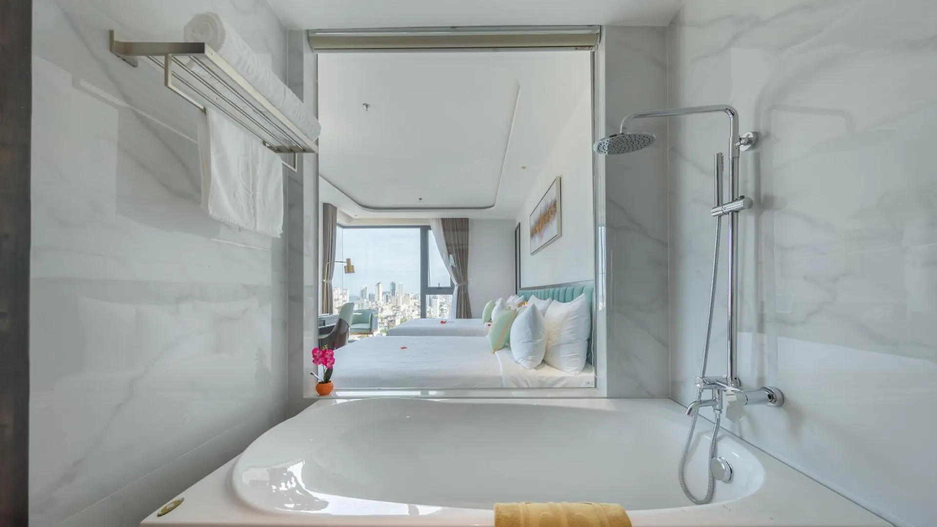 Cordial Beach Hotel Da Nang